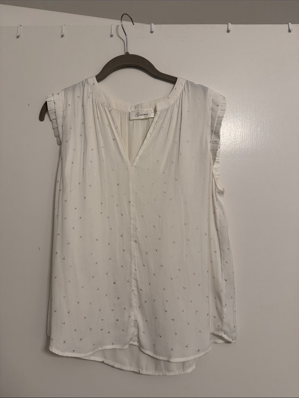 Gemma Cream Sleeveless V-Neck Blouse with gold designs